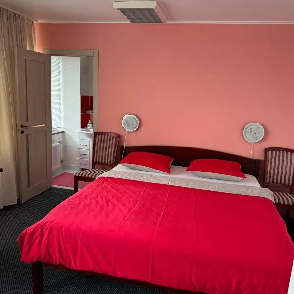 Daugava HOTEL，位于Sērenes的酒店