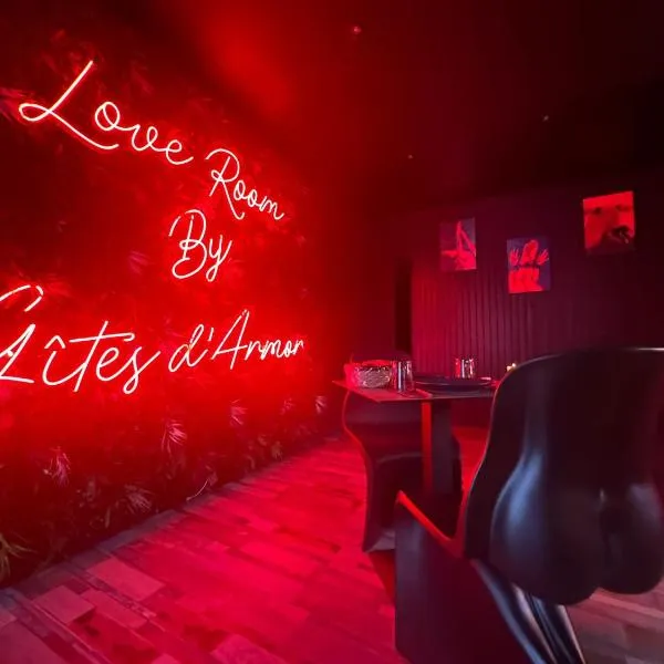 LoveRoom avec SPA privatif Plélo，位于皮艾洛的酒店