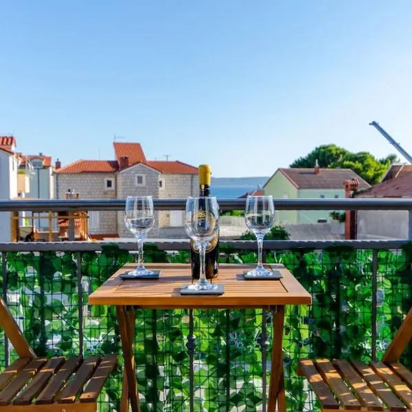 Cozy stone house close to the beach，位于卡什泰拉的酒店