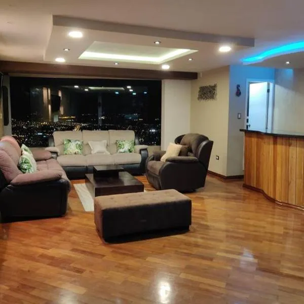 Vista Real Modern View Apartment，位于基多的酒店