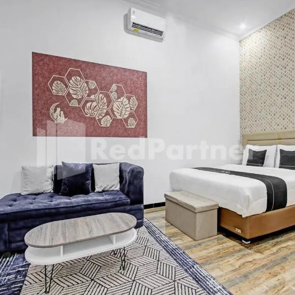 House n Coffee 55 Temanggung RedPartner，位于Temanggung的酒店