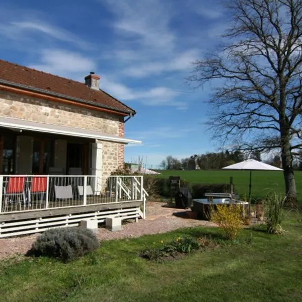 Vrijstaand huis in Thil sur Arroux met jacuzzi，位于Thil-sur-Arroux的酒店
