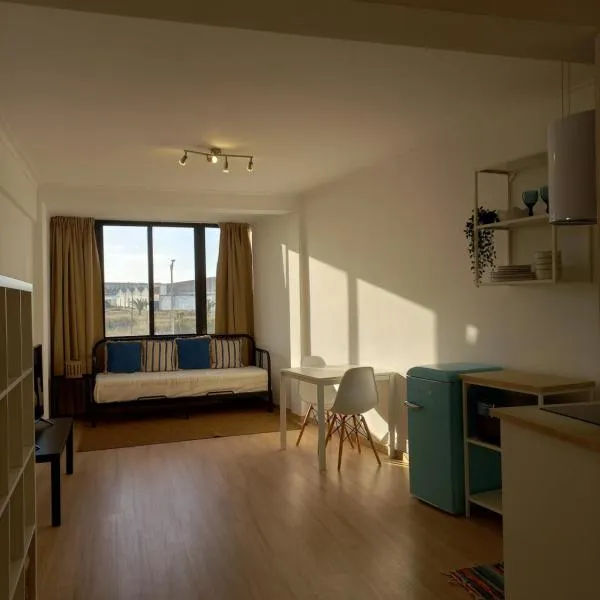 SilverCoast Studio，位于佩尼契的酒店