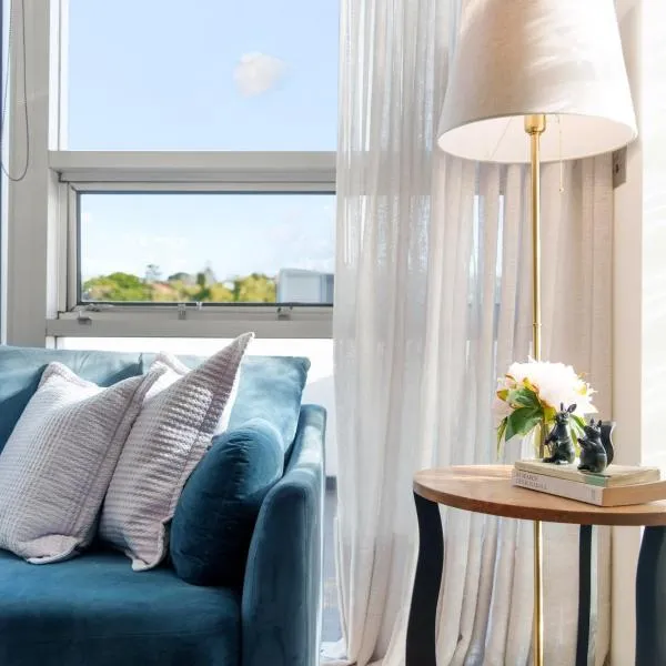 XQ Collection La Casa De Frida - Modern Studio with Balcony，位于悉尼的酒店