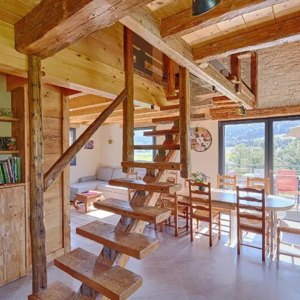 Le Refuge des Loups Blancs，位于Ouhans的酒店