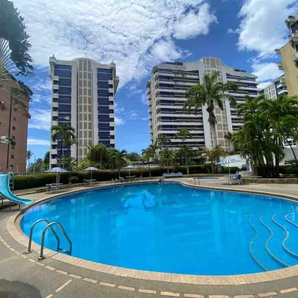 Apartamento en alquiler en la guaira con piscina，位于Macuto的酒店