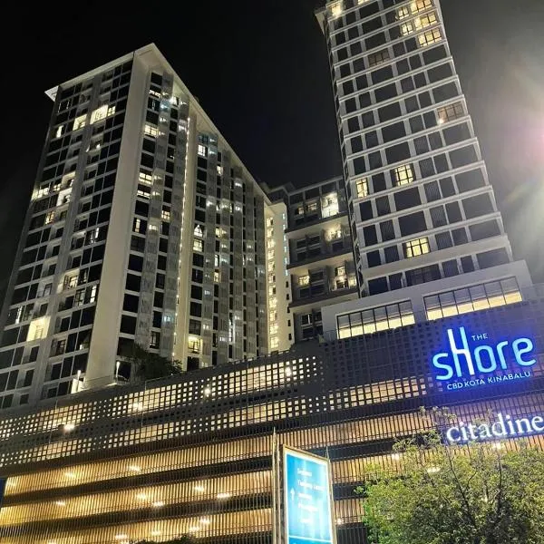 The Shore Kota Kinabalu City View，位于哥打京那巴鲁的酒店