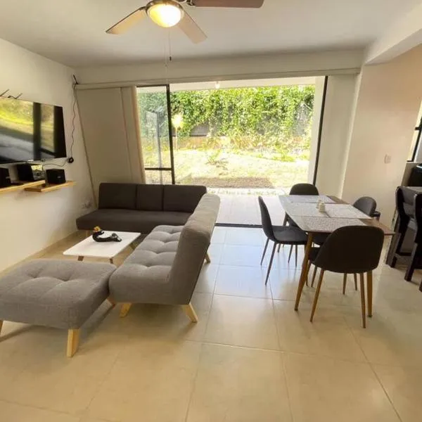G105-Hermoso apartamento en condominio campestre，位于拉特瓦伊达的酒店