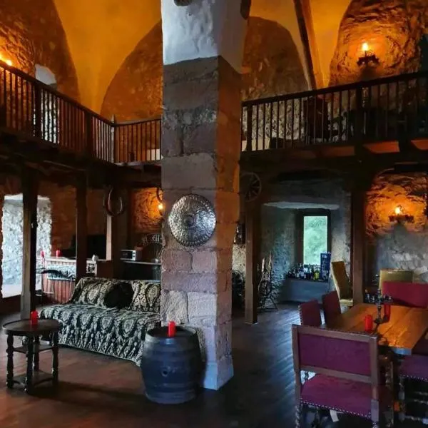 Burg Hermannstein - Rittersaal，位于韦茨拉尔的酒店