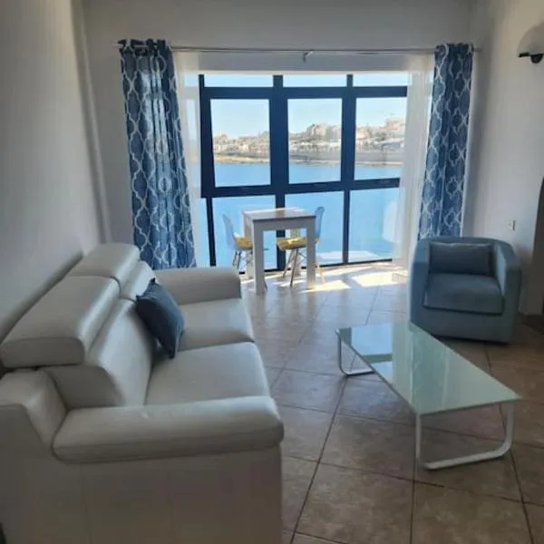 Seafront 2 bedroom apartment，位于马尔萨斯卡拉的酒店