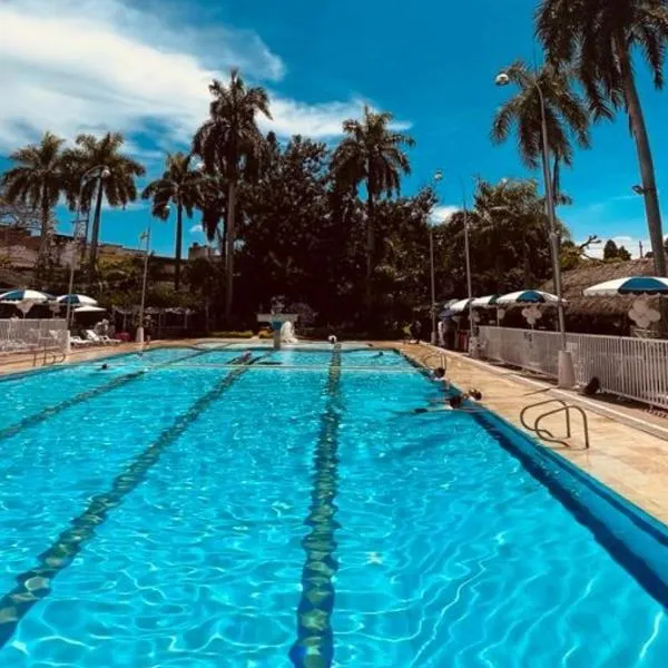 Hotel Bachue Girardot，位于吉拉尔多特的酒店