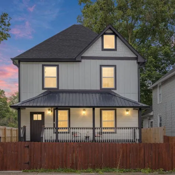 Central Indy 5BD - Pingpong - Outdoor Movie - BBQ，位于印第安纳波利斯的酒店