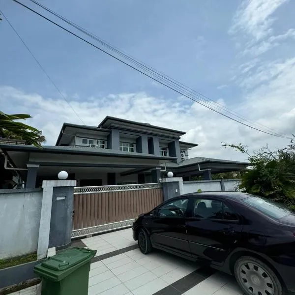 Cozy Nest Homestay，位于民都鲁的酒店