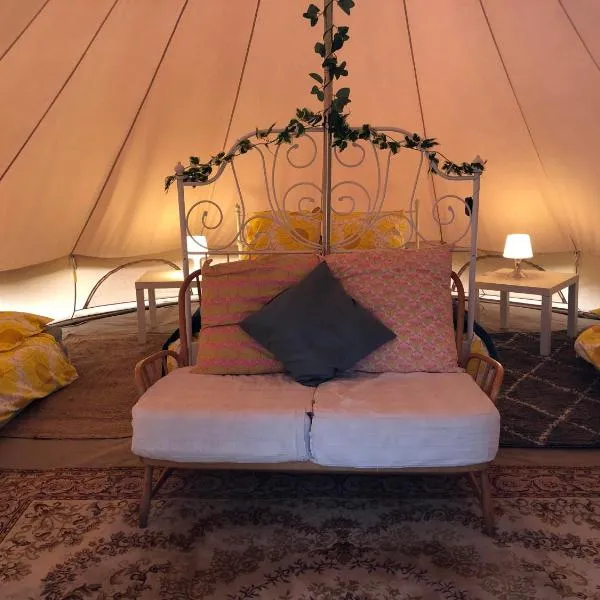 Beaurepaire Bell Tent，位于Commana的酒店