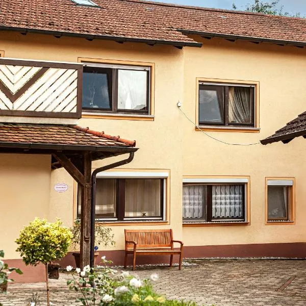 Farmhouse Apartment，位于Burgpreppach的酒店