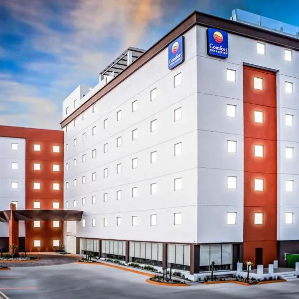 Comfort Inn & Suites Los Cabos，位于埃尔普埃夫利托的酒店