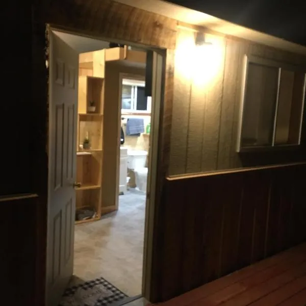 New cabin 1 car rental available，位于卡斯特的酒店
