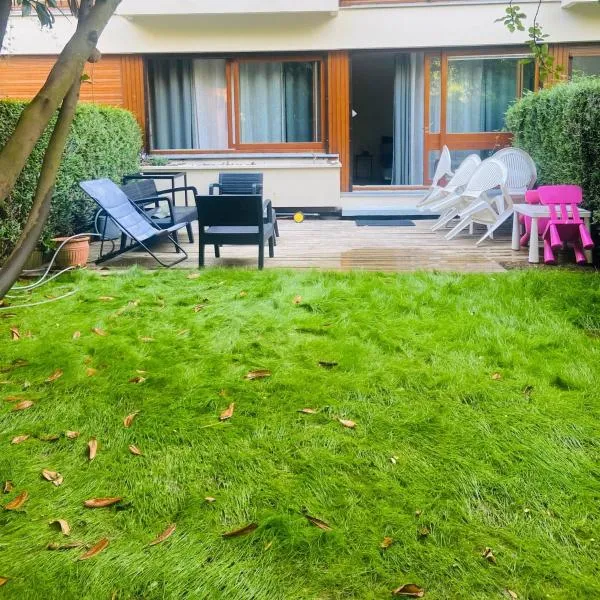 Lovely studio 35 m2 with garden. 2/4 people，位于勒谢奈的酒店