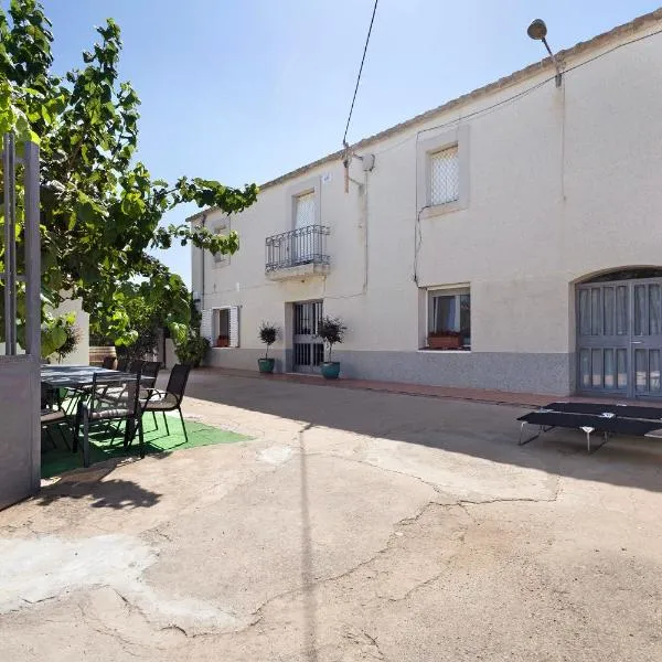 Cal Peret Miquelet，位于San Martín Sarroca的酒店