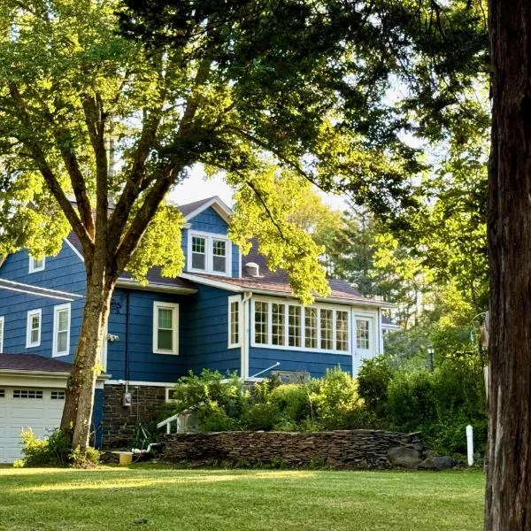 1890 CapeCod farmhouse:Charming, Private, Spacious，位于索格蒂斯的酒店