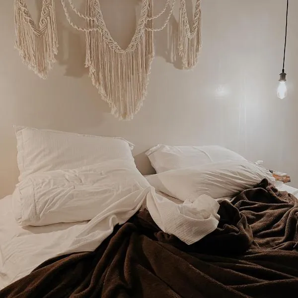 FLATS SUITE - Experiência e Conforto na charmosa Vila de São Jorge, Goiás，位于圣若热岛的酒店