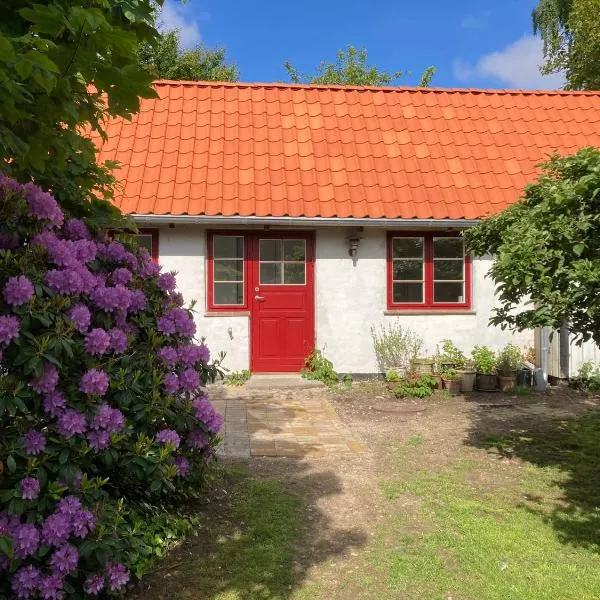 Charmerende anneks tæt på strand，位于Espergærde的酒店
