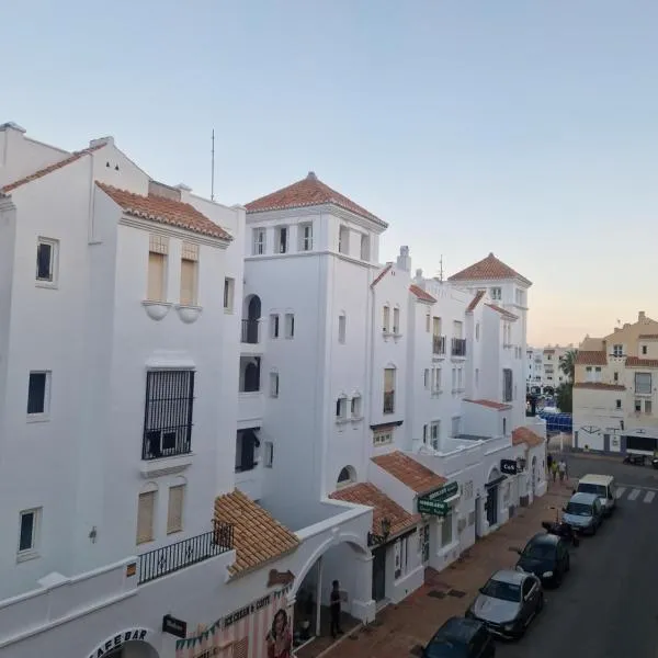 Almerimar，位于阿尔梅利马的酒店