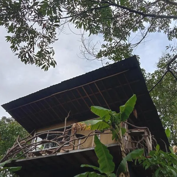 "refugio entre montañas" lalomaecolodge，位于多斯克布拉达斯的酒店