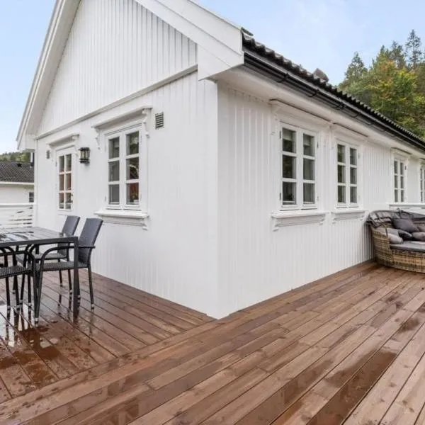 Beautiful house in Risør，位于里瑟尔的酒店