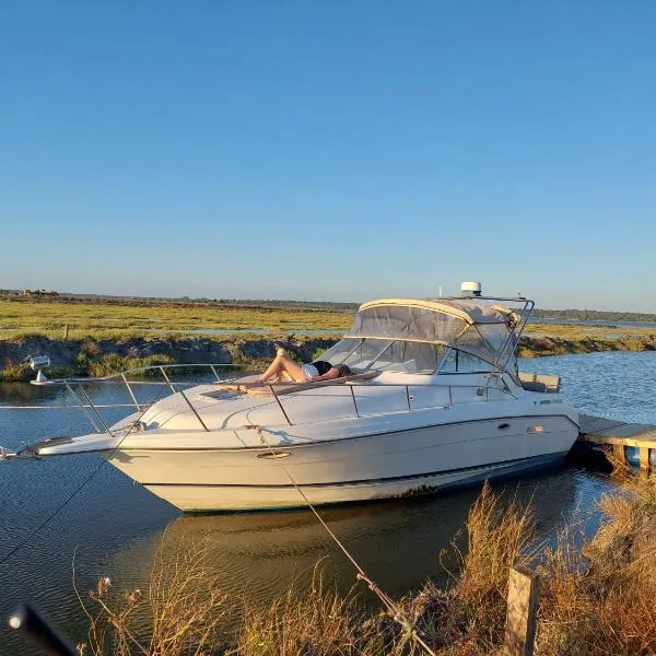 COMPORTA SIDE - Boat，位于塞图巴尔的酒店