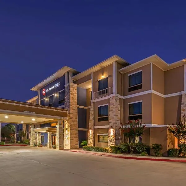 莱特尔贝斯特韦斯特优质酒店和套房，位于Lytle的酒店