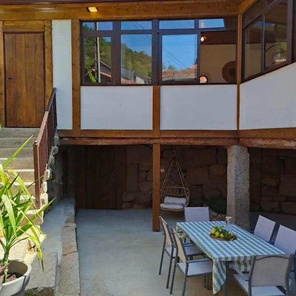 Casa Rural Xures Lobios，位于奥伦塞的酒店
