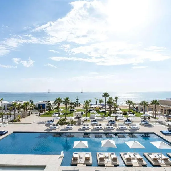 塔姆达湾海滩索菲特Spa酒店，位于玛丽娜斯米尔的酒店