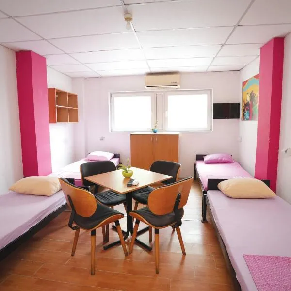 HILJADNIKOV Apartments，位于什蒂普的酒店