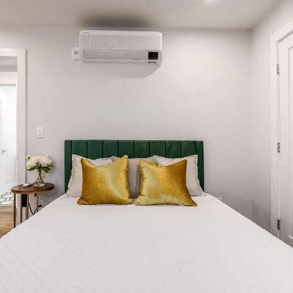 3BR2Bth Parking Cambridge Boston W&D Subway AC，位于萨默维尔的酒店