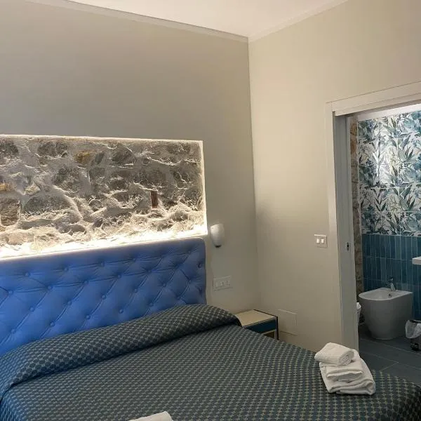 Cinquestelle Albergo del centro storico，位于帕利努罗的酒店