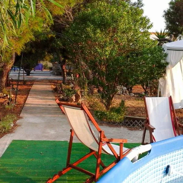 Villa Il Giardino con Piscina a soli 350 mt dalla Spiaggia di Punta Prosciutto，位于普罗斯西托角的酒店