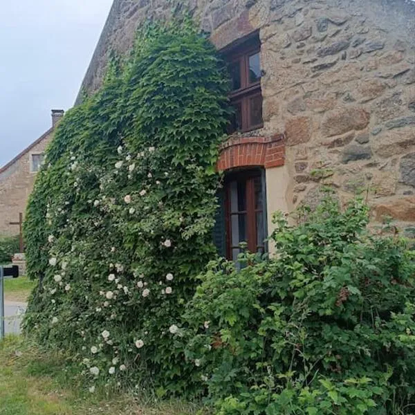 Cottage in Burgund，位于Le Rousset的酒店