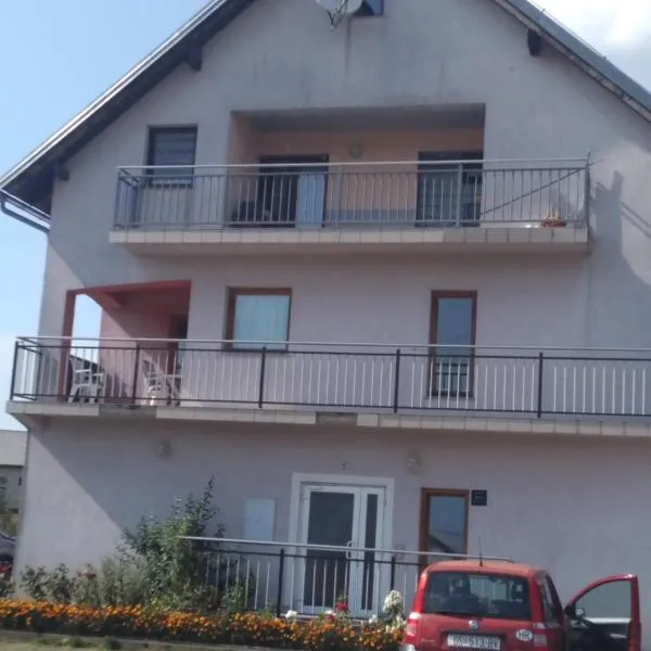 Apartman Luna，位于科雷尼察的酒店