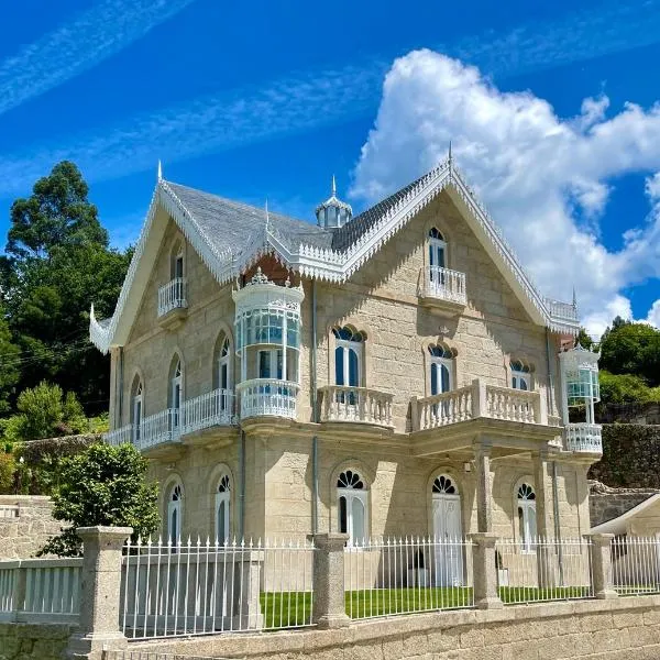 Villa Boutique 1880, Escapada Romántica con Spa Privado Exterior, Privacidad y Servicio Personalizado，位于A Lama的酒店