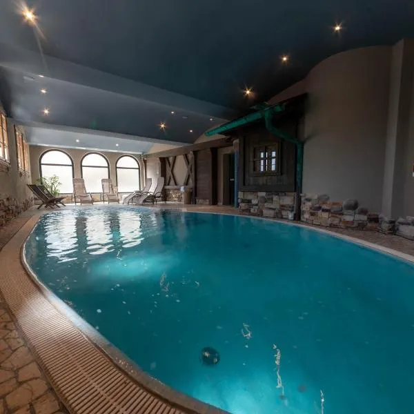 Hotel Pangrazzi - 3 stelle superior，位于Fucine的酒店