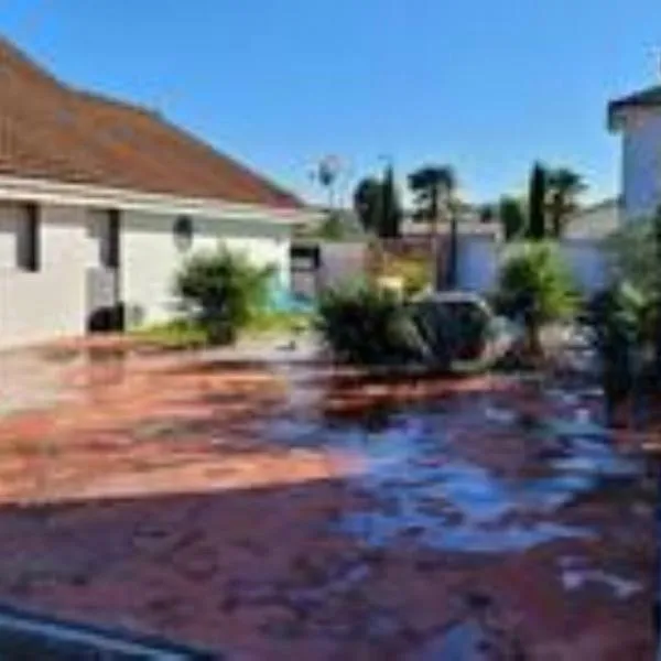 Escapade du Roi Henri IV à PAU VILLA Entièrement Privée 6 Personnes & BÉBÉ avec SPA, Braséro & Piscine Idéale Vacances, Week-end, Repos ou Télétravail，位于波城的酒店