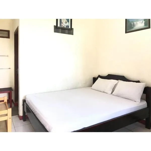 Hotel Lie Mas Prigen Pasuruan Mitra RedDoorz，位于岩望的酒店