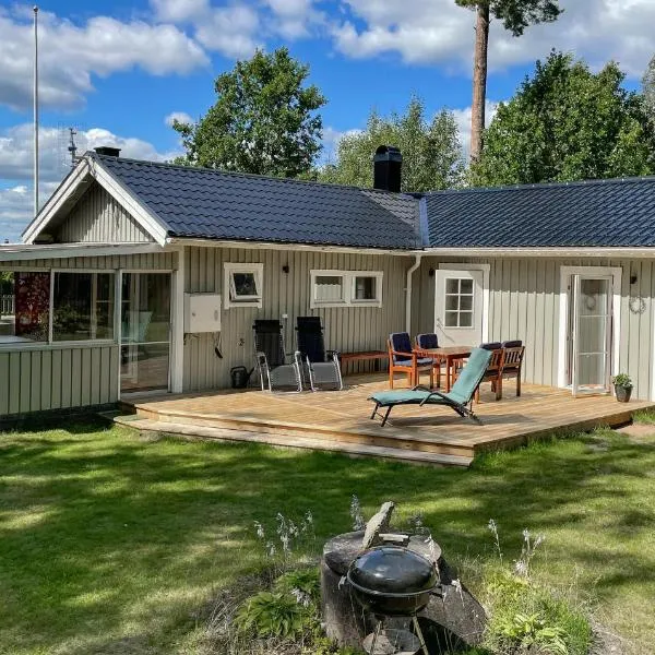 3 Bedroom Cozy Home In Jönköping，位于延雪平的酒店
