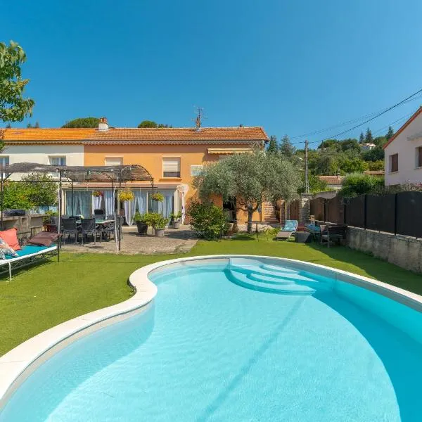 Les Cerisiers，位于阿普特的酒店