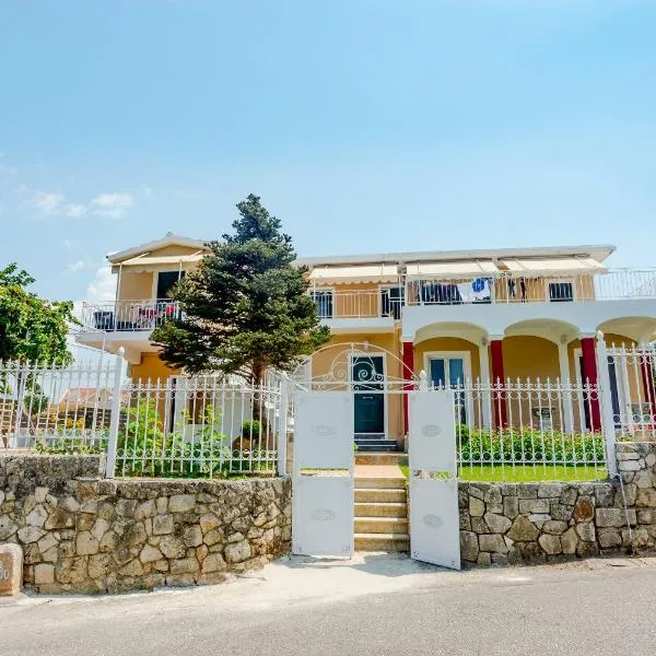 Apollo Retreat，位于阿尔戈斯托利翁的酒店