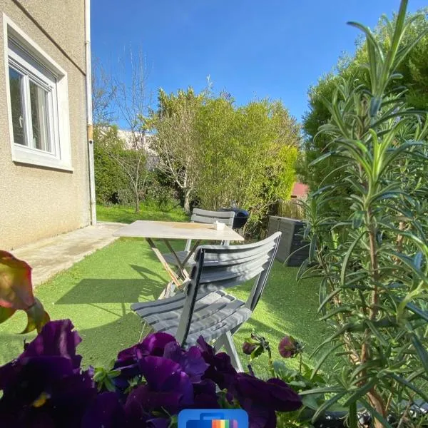 Studio Occitanie 20 m2 tout équipé avec jardin，位于Aucamville的酒店