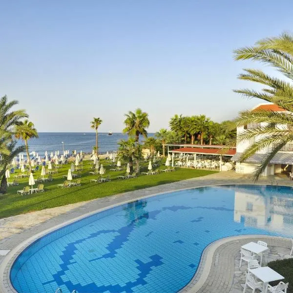 Akti Beach Hotel & Village Resort，位于帕福斯的酒店