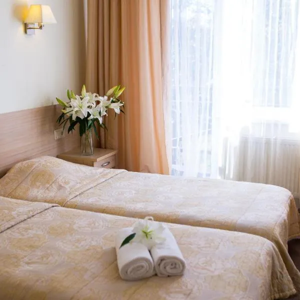 Hotel SPA Arkadia，位于Dzirciems的酒店