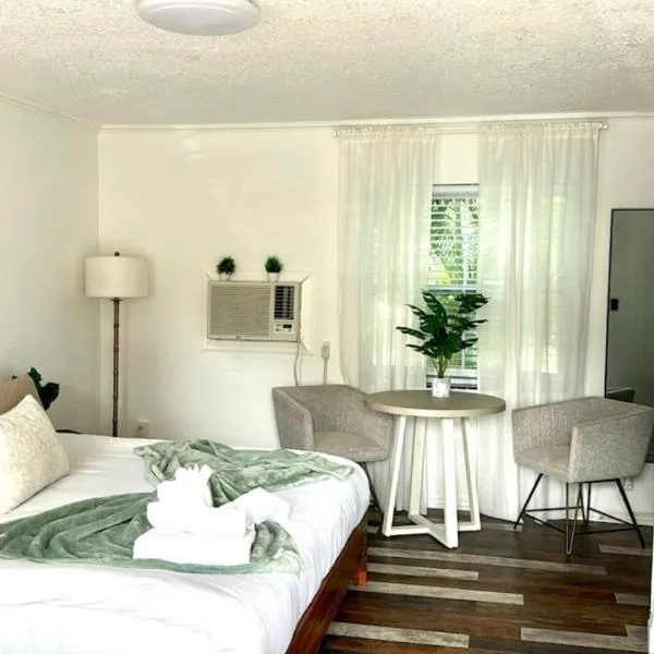 1k Bed Studio Apt With Shared Pool 07，位于克利尔沃特的酒店